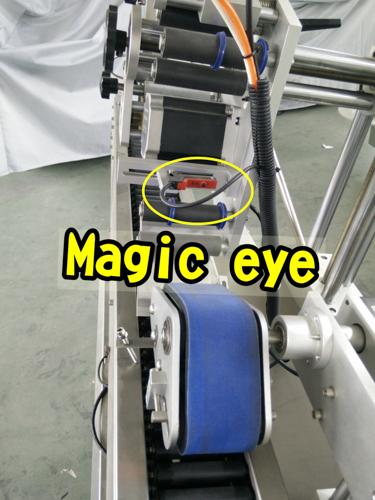 Високоскоростна машина за етикетиране на флакон за серво етикети на Delta за малки кръгли бутилки