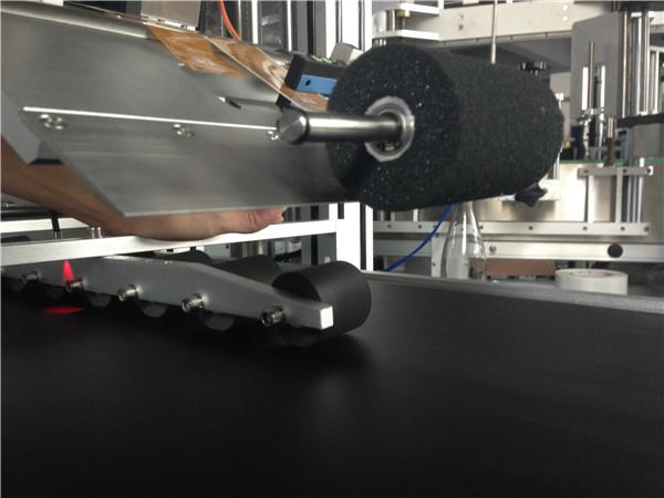 Високоскоростни ролки Топ стикер етикет машина стъпка контрол на двигателя