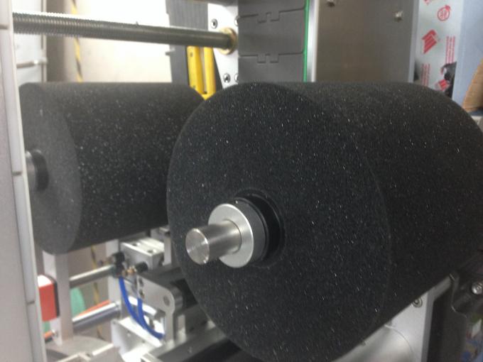 Машина за етикетиране на бутилки за сървърни мотори за бутилка с кръгла / плоска / квадратна форма