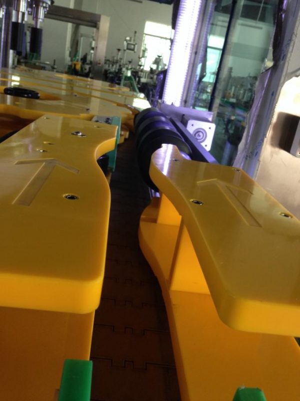 Машина за етикетиране на бутилки за вино / бира с висока производителност, етикет за кръгли бутилки