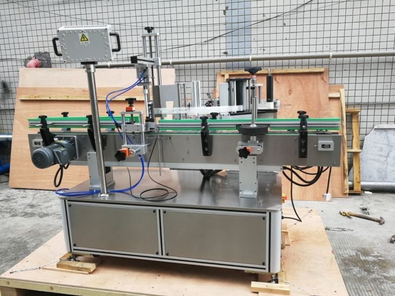 Китай Доставчик на стандартна автоматична машина за етикетиране на кръгли бутилки отпред и отзад